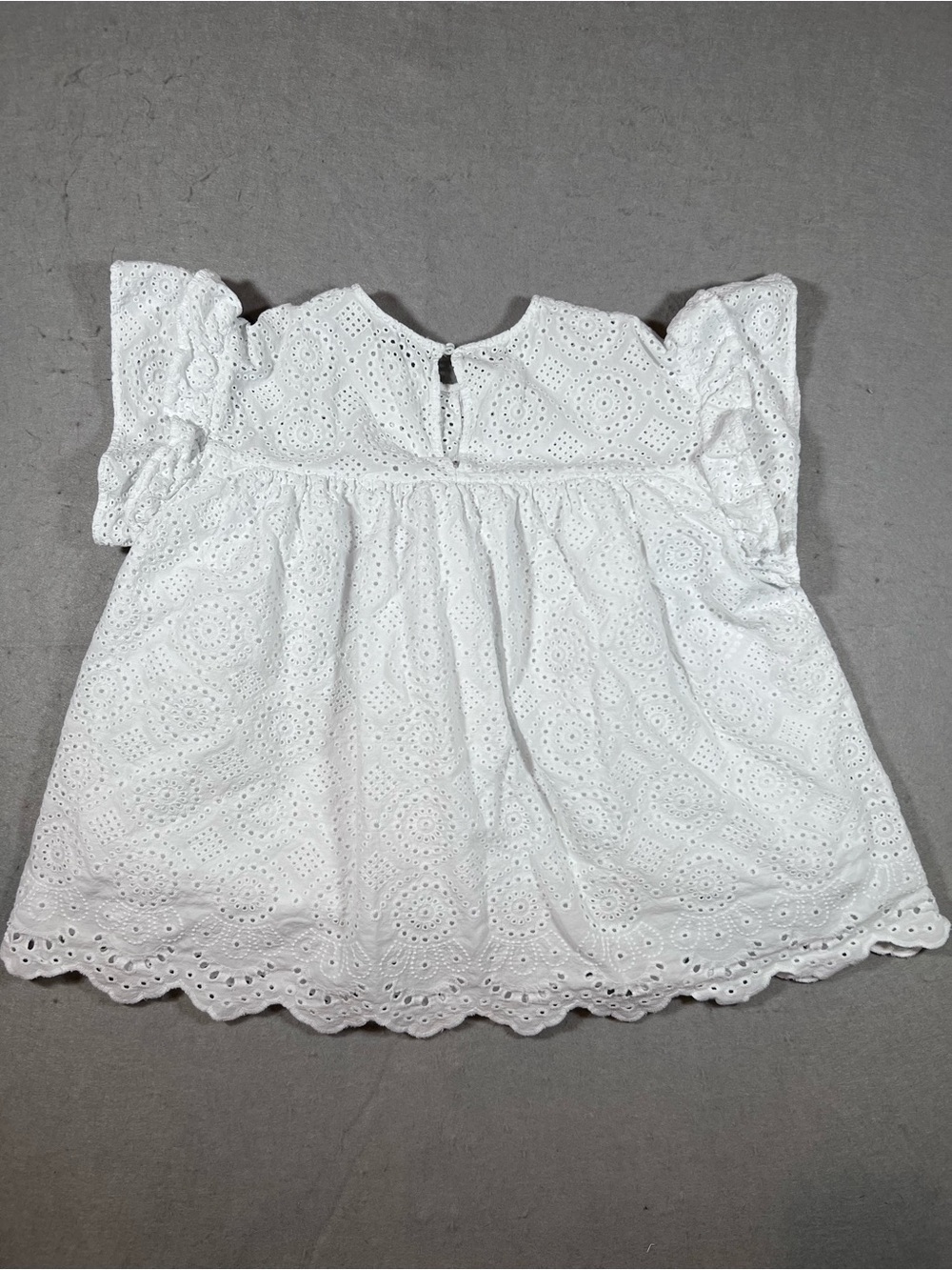 Crown & Ivy Women’s Eyelet Lace Top White M Scalloped Hem - Picture 7 of 9